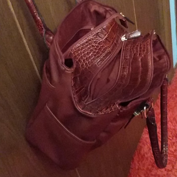 New- Great Neutral Color Purse - Picture 4 of 4